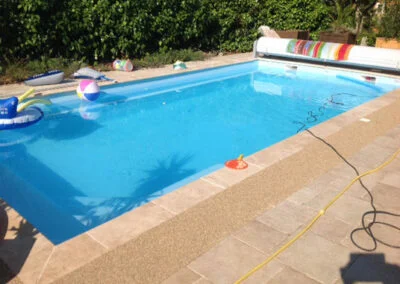 Nouvelle piscine coque polyester