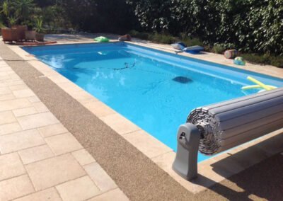 Nouvelle piscine coque polyester
