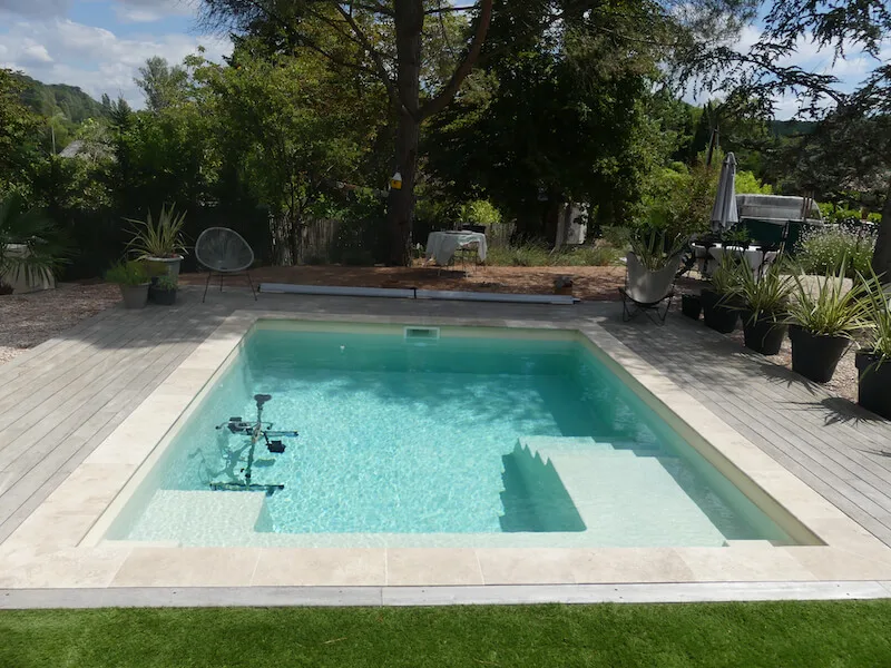 Piscine coque polyester, modèle Maxi Carré