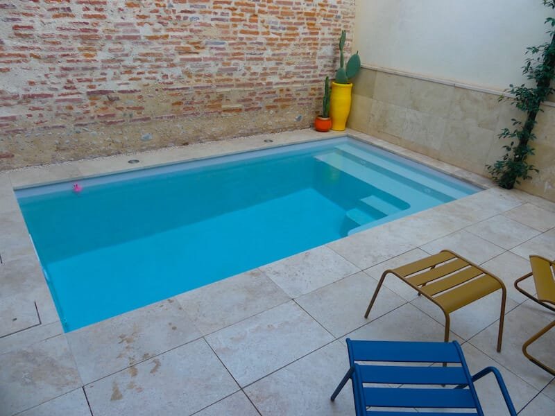Piscine coque polyester, modèle Mini.