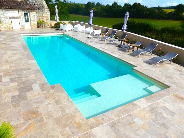 Piscine Coque Polyester Port Pin 105